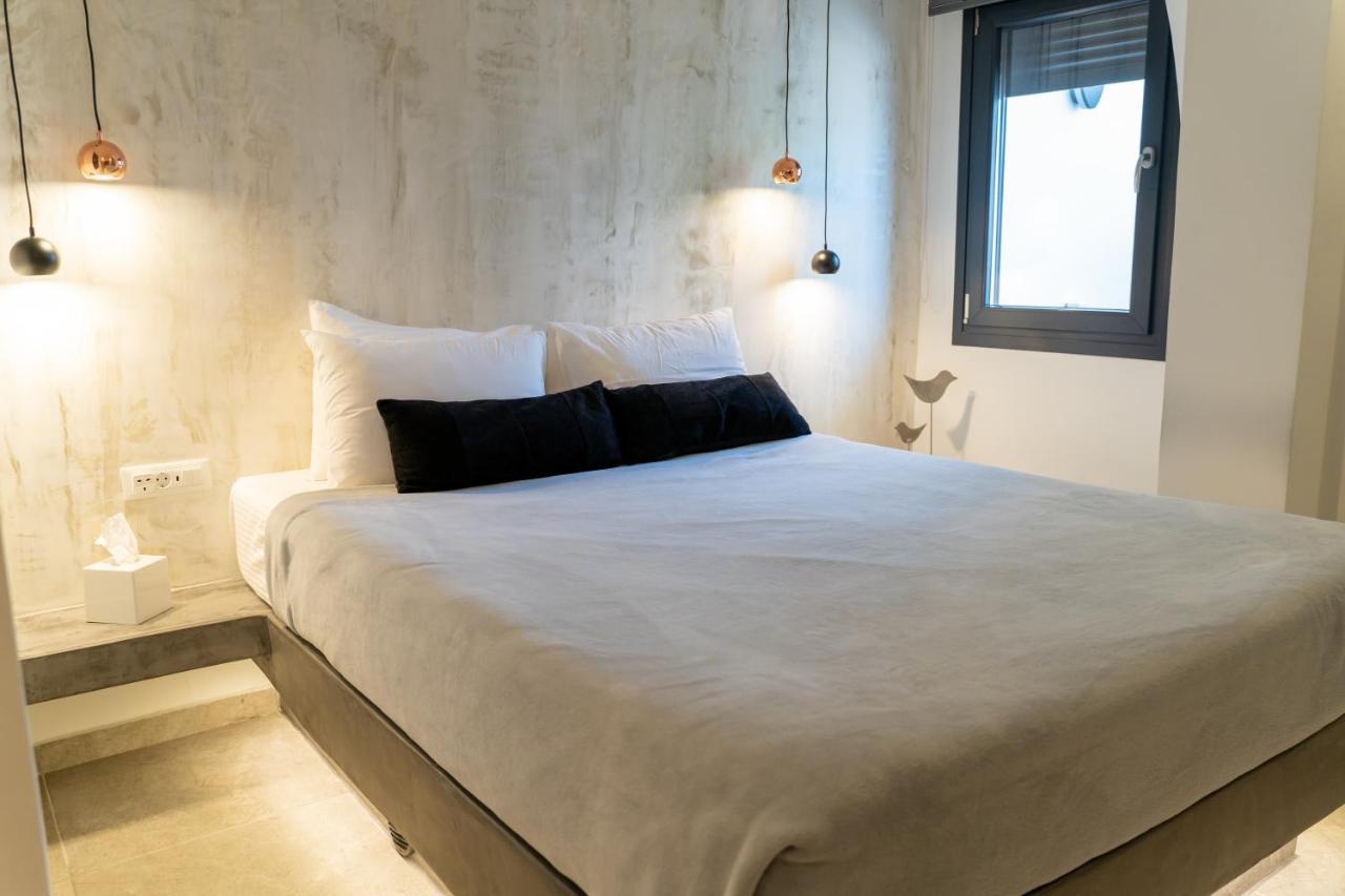 George & Joanna Suites Santorini Φηρά Εξωτερικό φωτογραφία