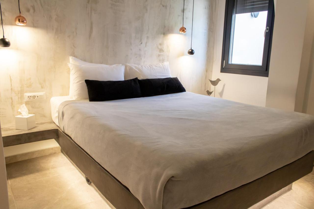 George & Joanna Suites Santorini Φηρά Εξωτερικό φωτογραφία