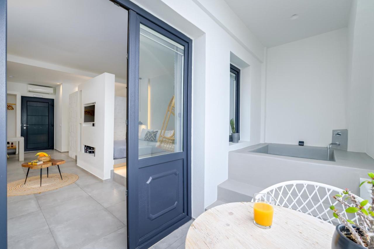 George & Joanna Suites Santorini Φηρά Εξωτερικό φωτογραφία