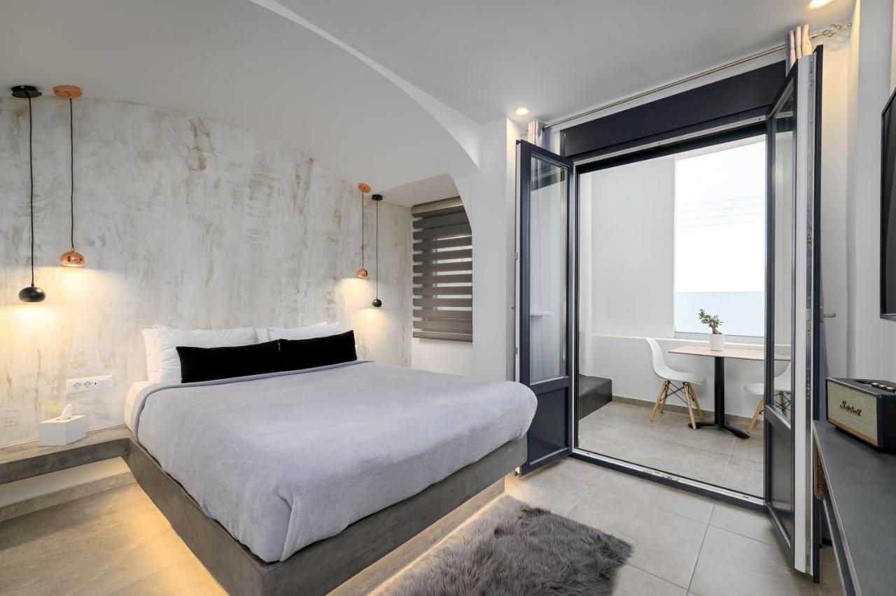 George & Joanna Suites Santorini Φηρά Εξωτερικό φωτογραφία