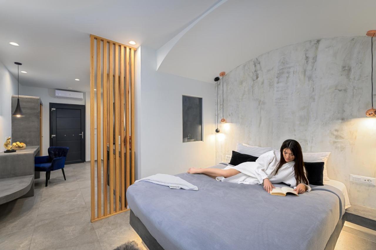 George & Joanna Suites Santorini Φηρά Εξωτερικό φωτογραφία