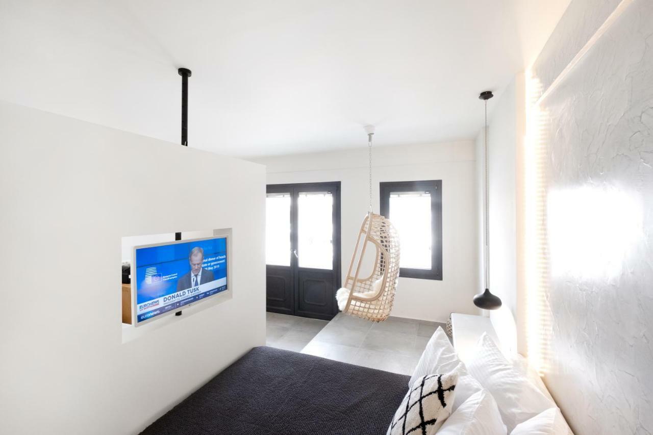 George & Joanna Suites Santorini Φηρά Εξωτερικό φωτογραφία